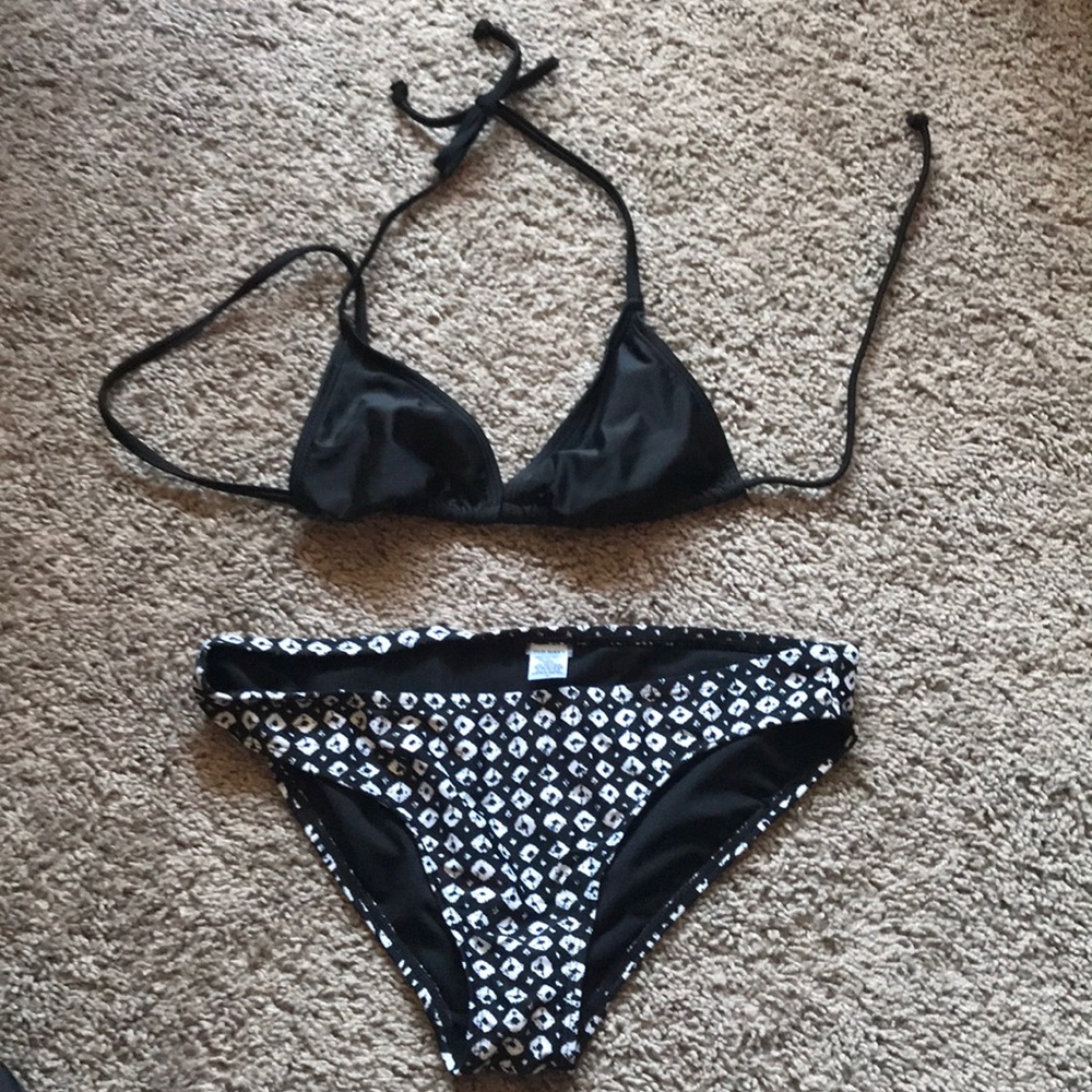 Old Navy black and white bikini 🖤